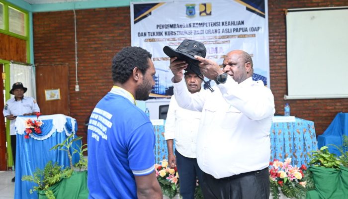 Terbaru: Tingkatkan Kualitas SDM Lokal, Pemprov Papua Pegunungan Gelar Sertifikasi Tukang Batu, Kayu, dan Besi Bagi 60 OAP