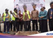 Perkuat Ekonomi Yahukimo, Menkop Ferry Juliantono Letakkan Batu Pertama KDKMP Dekai